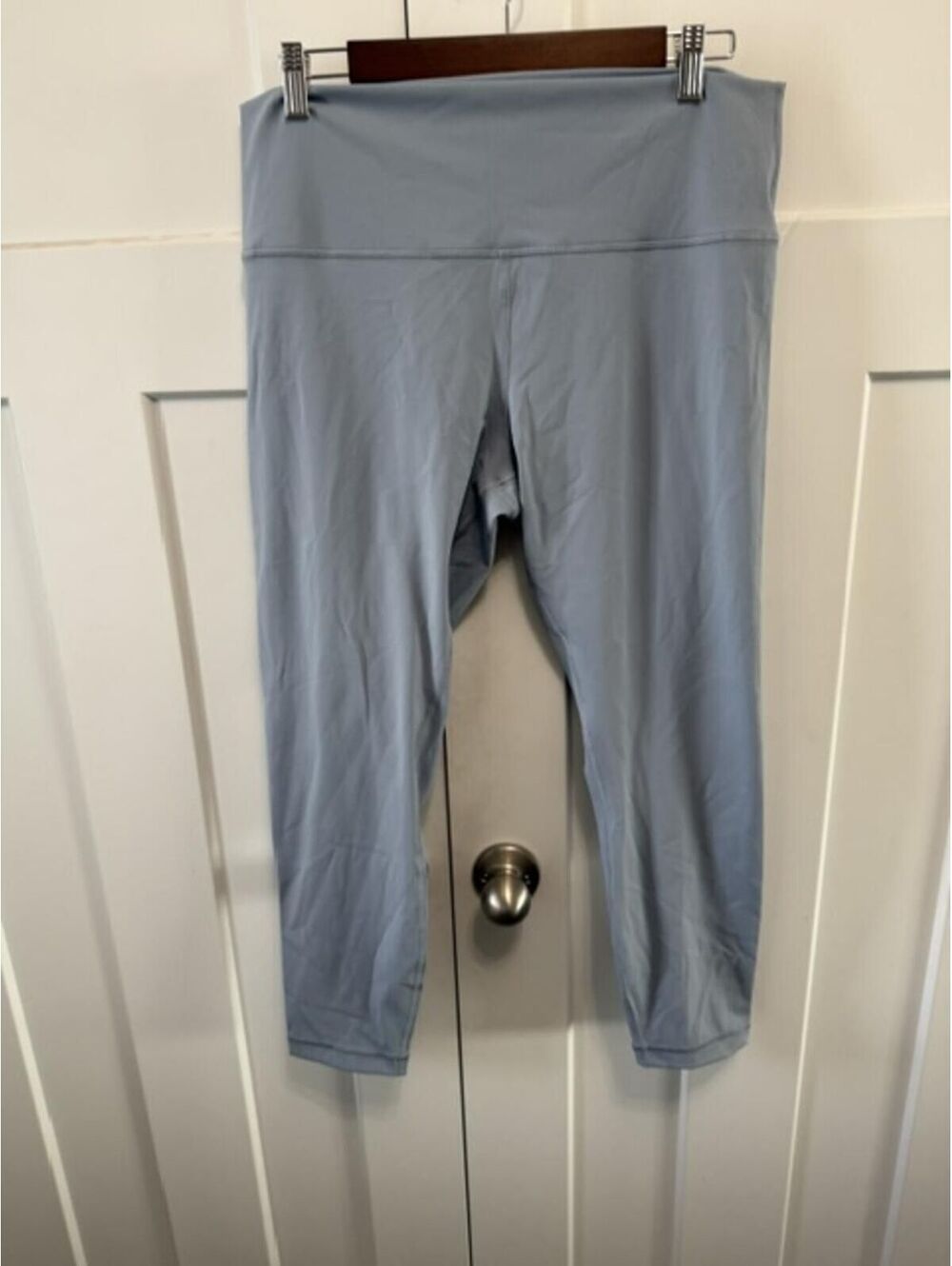 NWOT Lululemon leggings light blue leggings cropped size 14